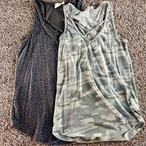 White Crow from the Buckle S Small tank tops, lot of 2